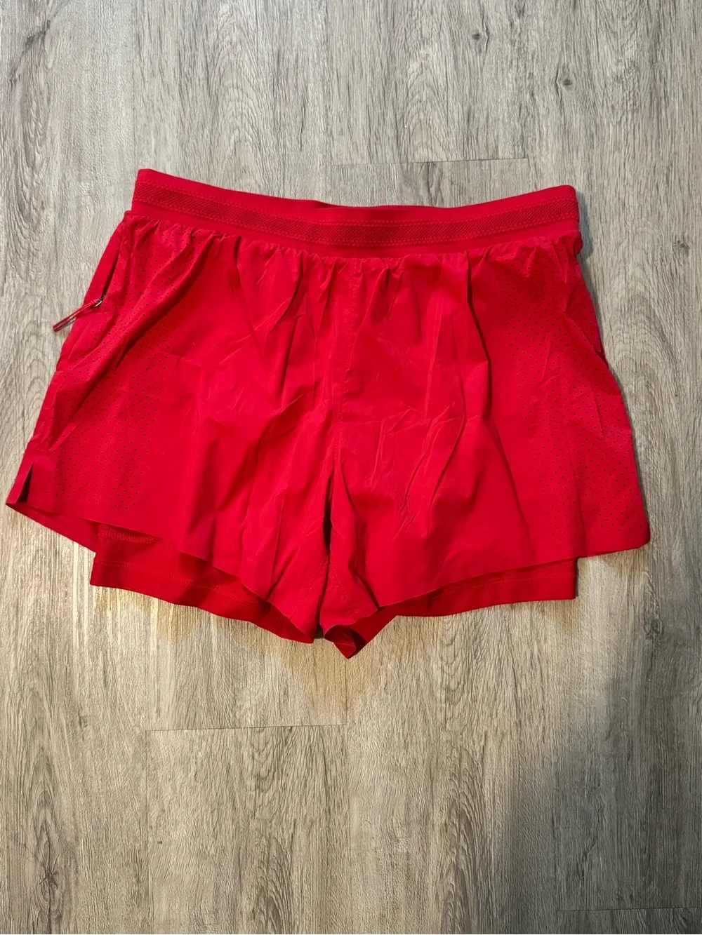 Lululemon Men’s  Perforated Running Short 5” Lined Large
